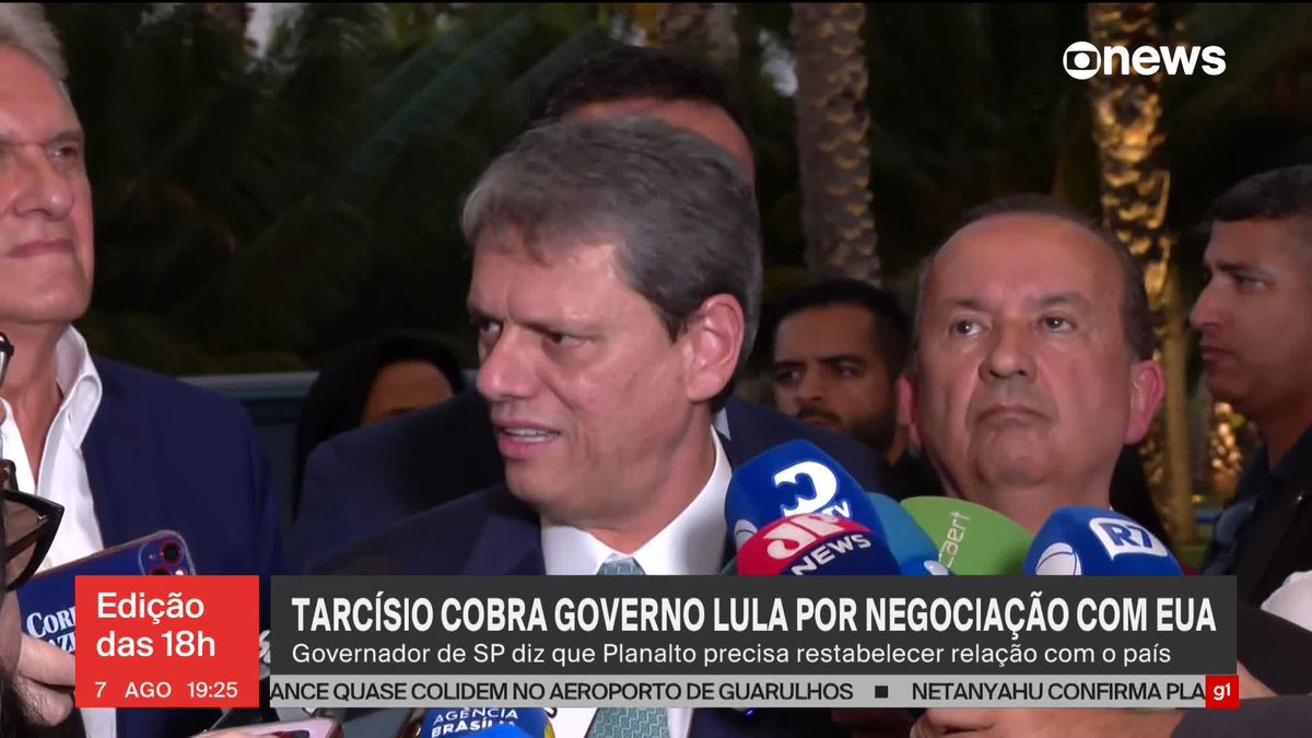 “A gente vai cobrar energia do governo federal nas negociações. (...) O engajamento é fundamental no restabelecimento da boa relação com os Estados Unidos. Isso se faz com ações concretas, cronograma, prazo, planejamento, e precisa ser compartilhado com os setores, com os estados”, diz o governador de São Paulo, Tarcísio de Freitas, depois de uma reunião de governadores de oposição, em Brasília, para debater temas como o tarifaço americano e a atual situação do ex-presidente Jair Bolsonaro. ➡ Assista ao #Edição18: #GloboNews