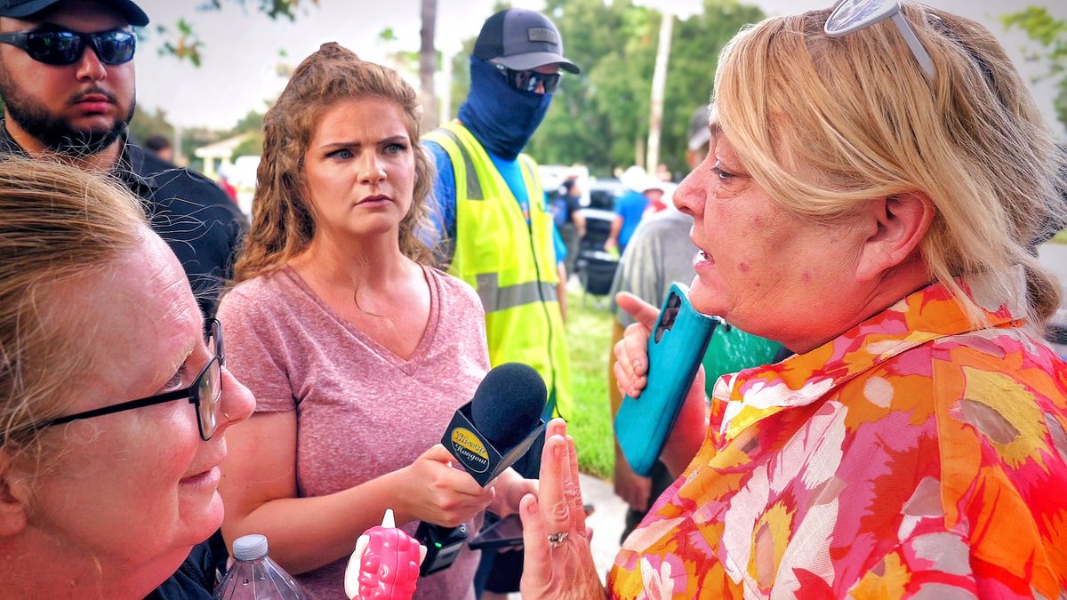 The professional protesters HATE free speech so much that they put their hands ALL OVER this reasonable Democrat and tried to silence her for daring to have a conversation with a Trump supporter. 🤦♀️