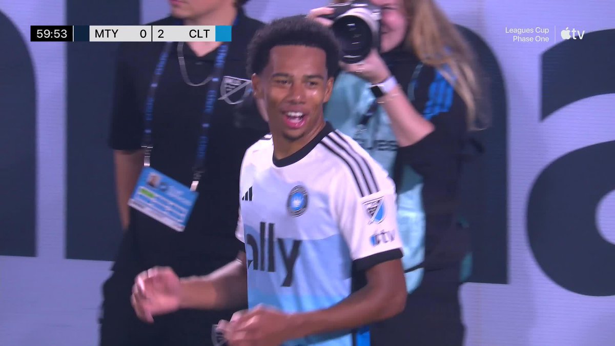 What a sequence from Charlotte! 🤩 Tyger Smalls doubles the lead on Monterrey.