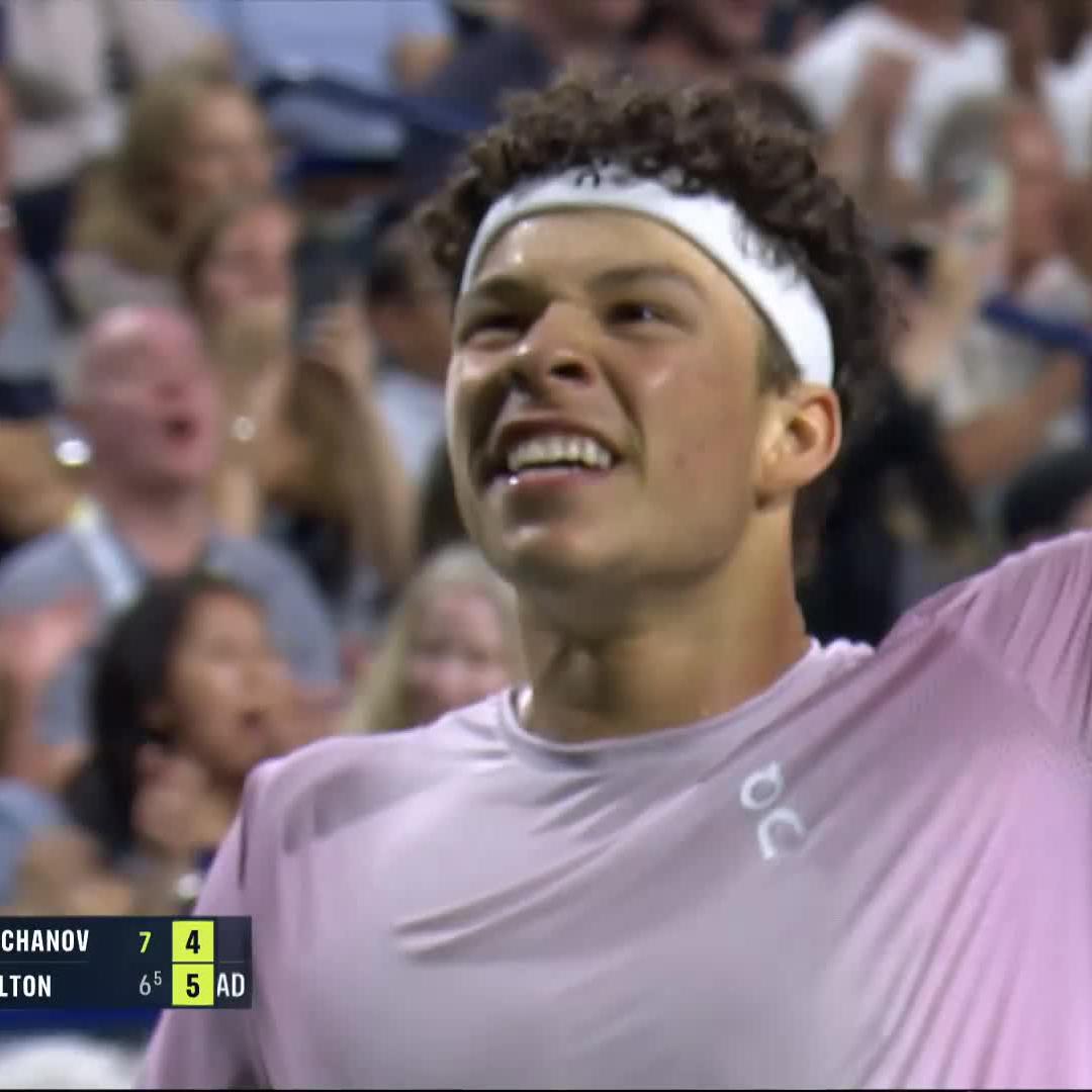 Hace tiempo no me hace levantar del sillón un set point como el que acaba de ganar Ben Shelton.