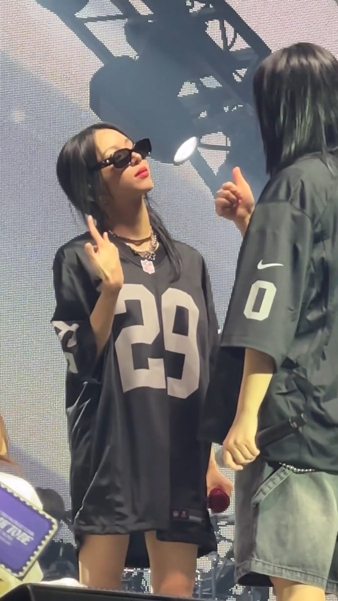We're definitely gonna see Jeongyeon crying behind the scenes of chaelo like y'all don't understand that's her baby