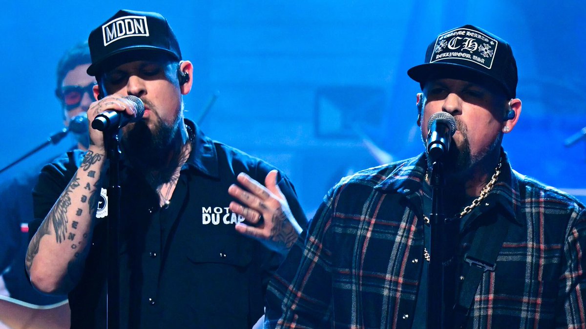 .Good Charlotte performs “I Don’t Work Here Anymore”! Watch the full performance ⬇️ #FallonTonight