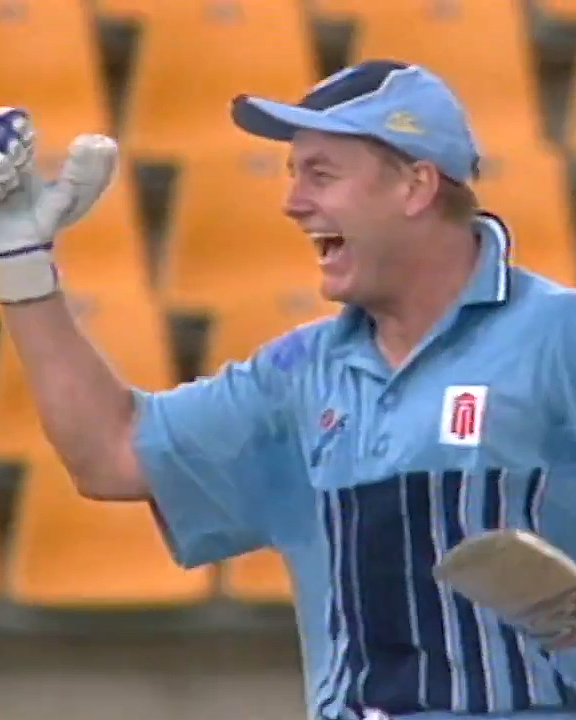 Happy Birthday Shane Lee 48 wickets in 45 ODIs for Australia. World Cup Winner, 1999. Elder brother of @BrettLee_58