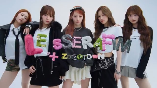 / #LE_SSERAFIM × ZOZOTOWNの オリジナルアイテム販売中🪩 \ このコラボ動画、カッコよすぎませんか・・💙 LE SSERAFIM LE SSERAFIM_jp 販売期間:8/18(月) 11:59まで ▼くわしくはこちら #르세라핌