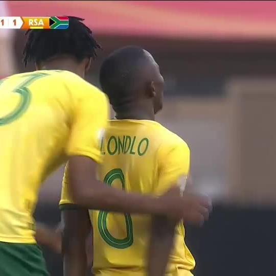 Ndlondlo is a baller ⚽✨ He comes so close to giving Bafana the lead 🤏 📺 Stream #TotalEnergiesCHAN2024 on DStv: