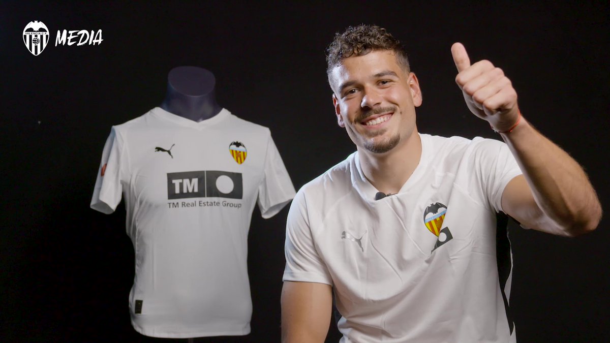 💬 Filip Ugrinic: "No tuve que pensarlo mucho, tenía claro que quería venir al Valencia CF" 🎙️ Primeras declaraciones del nuevo jugador del Valencia CF #BenvingutUgrinic #ADNVCF