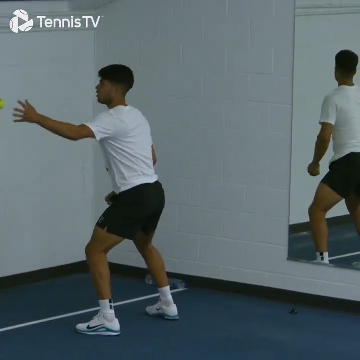 On a scale of 1 to Carlos Alcaraz, how good are your reactions?⚡ Carlos Alcaraz #CincyTennis