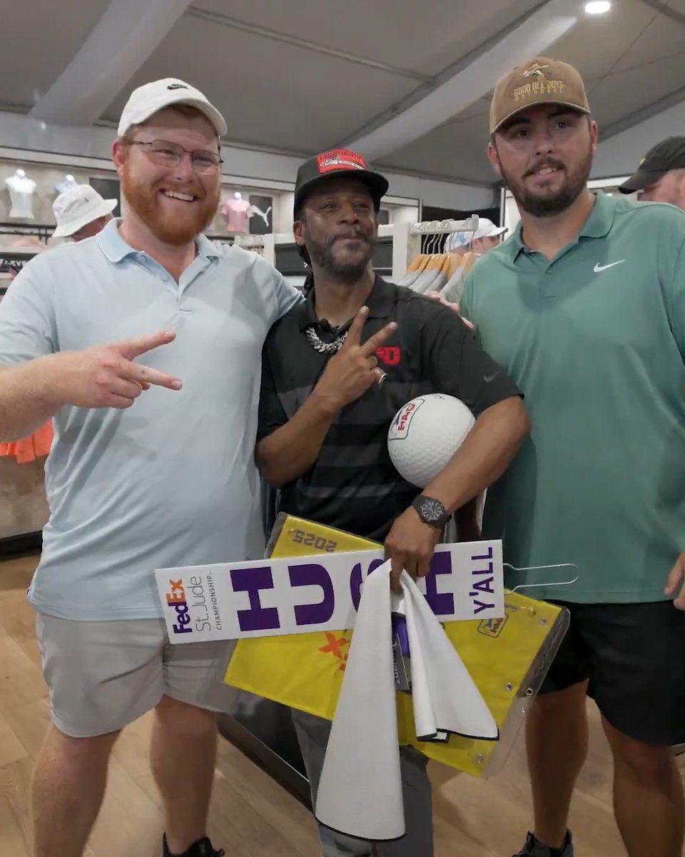 "It's that bachelor budgeting." 😂 Come along with Katt Williams for a shopping spree in the Fan Shop.