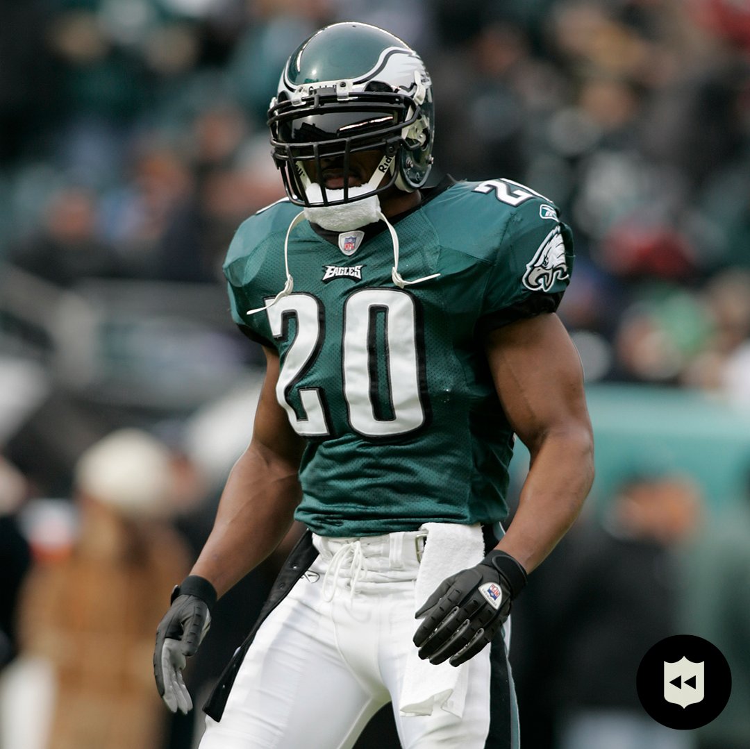 “DAD, HOW GOOD WAS BRIAN DAWKINS IN HIS PRIME?” The scariest defensive player to ever step foot on a football field. 🐐🐐🐐