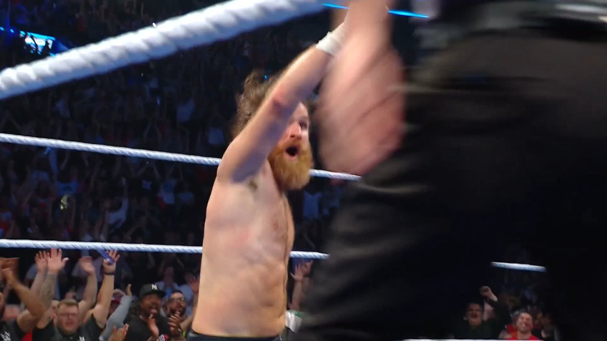 What a match! Sami Zayn picked up the win in his hometown 🙌