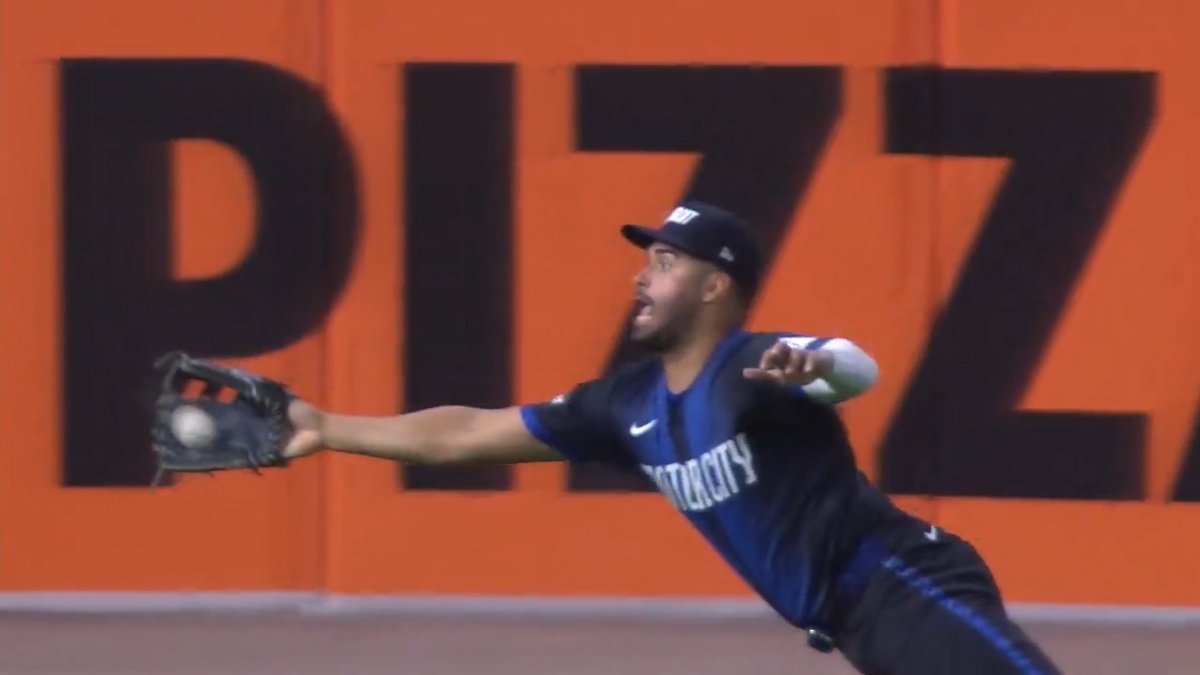Riley Greene had no business making this catch ... but he found a way! 😱