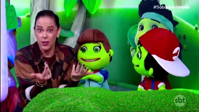 VEJA! No fim do #SábadoAnimado, Silvia Abravanel se emocionou ao falar do "Dia dos Pais": "Amanhã não vai ser um dia fácil"