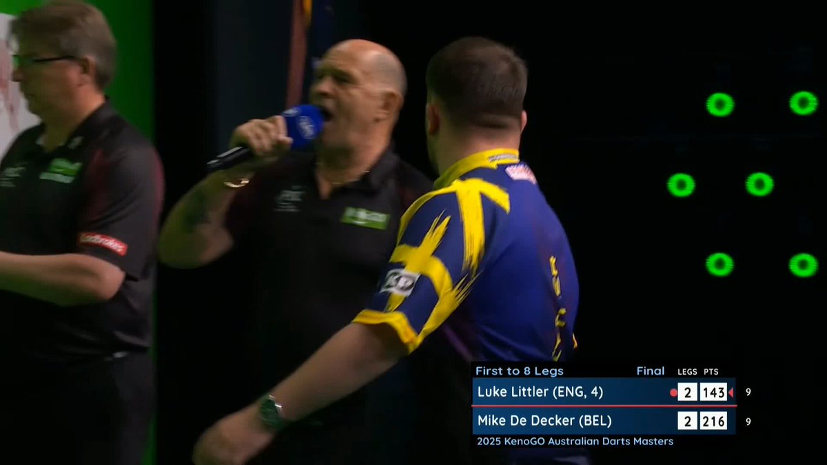WONDERFUL FROM LITTLER! Luke Littler regains control against Mike De Decker with a magnificent 143 checkout! This final is warming up nicely... 📺 #AusMasters | Final