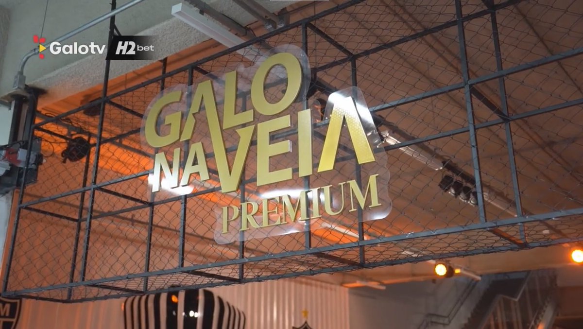 Conheça o Lounge Galo Na Veia Premium! Trata-se de um espaço exclusivo para associados ao GNV Premium, o novo plano que oferece uma experiência única: open bar e open food em todos os jogos como mandante na Arena MRV, kit de boas-vindas e uma vaga no estacionamento.