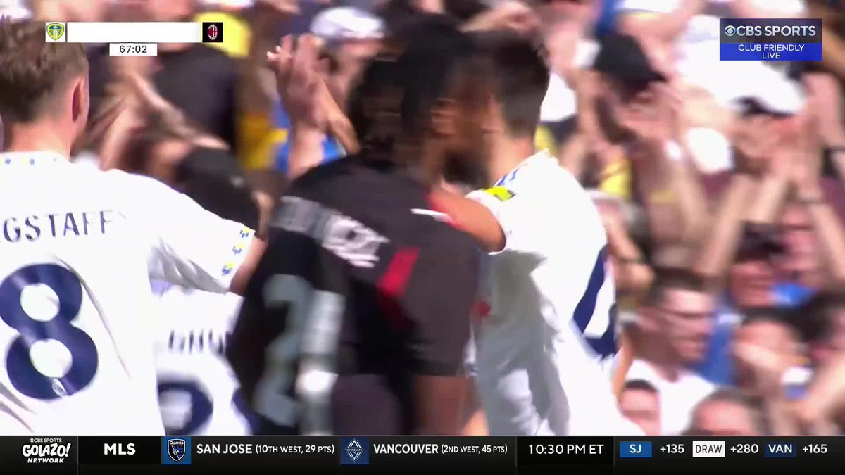 WHAT A GOAL FROM LEEDS' ANTON STACH 😱
