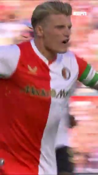 Sem Steijn heeft maar drie minuten nodig: een schitterende vrije trap! 🎯✨ #feynac