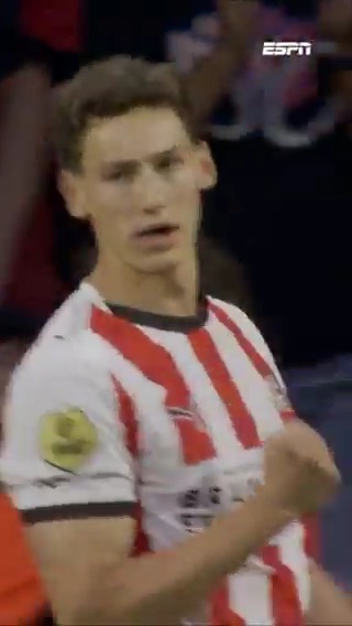 Ruben van Bommel verrast Joël Drommel met buitenkantje voet 💫 #psvspa