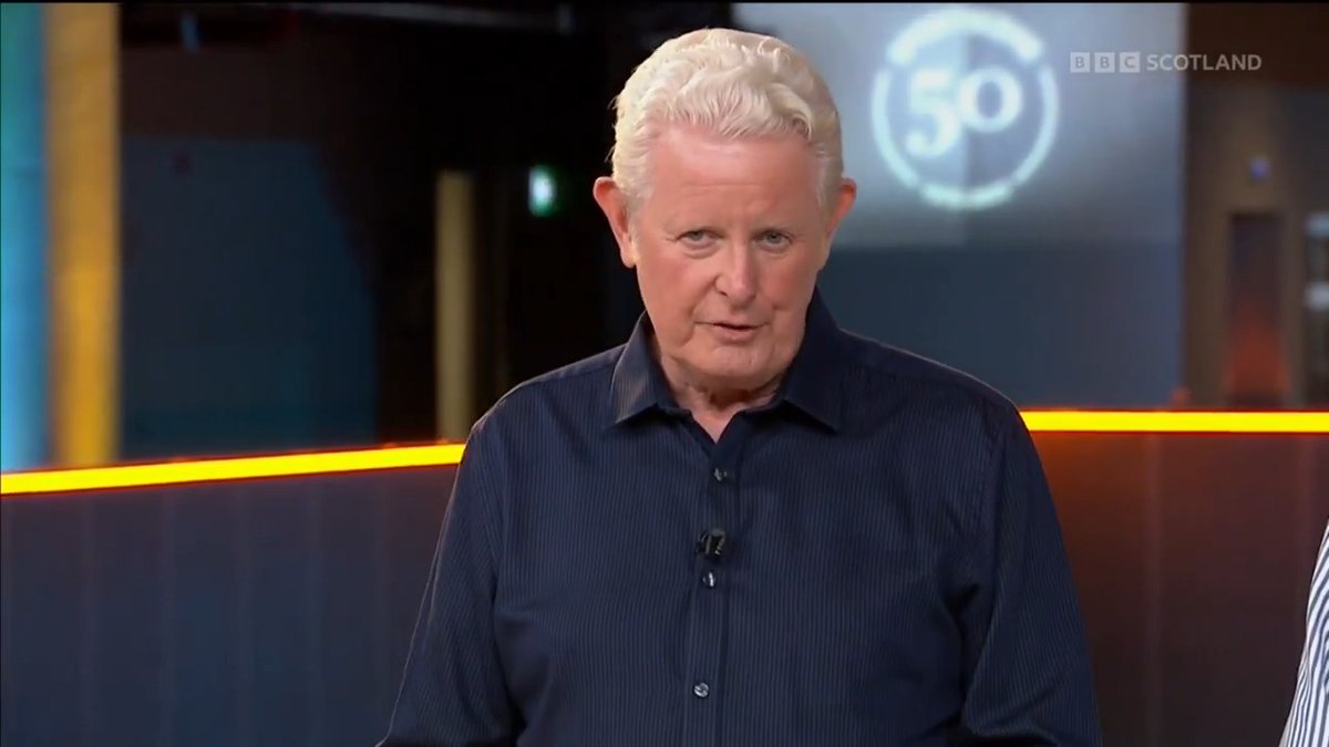 Dougie Donnelly signs off from the 50th anniversary of Sportscene 📺⚽️ #BBCFootball
