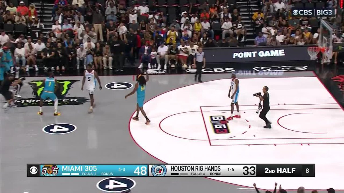 THE DAGGER! Miami 305 pick up the W BIG3