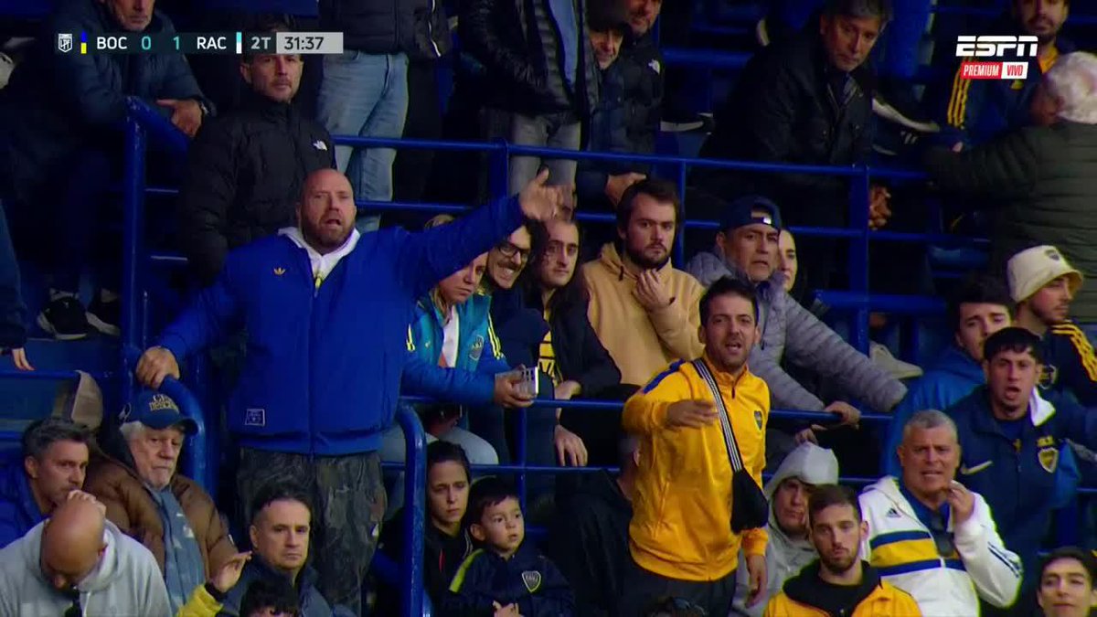 Sonó el MOVETE XENEIZE MOVETE tras el 1-0 de Racing en #LaBombonera. #Boca sintió el impacto.