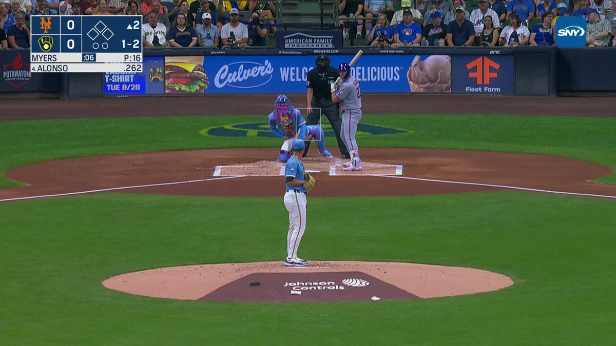 "Darryl Strawberry, you've got some company!" Pete Alonso officially ties the Mets' all-time home run record and puts the Mets on the board first!🔥