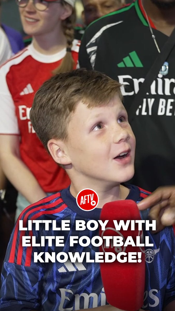 This little Arsenal fan has got the 𝐄𝐋𝐈𝐓𝐄 𝐅𝐎𝐎𝐓𝐁𝐀𝐋𝐋 𝐊𝐍𝐎𝐖𝐋𝐄𝐃𝐆𝐄! 🧠⚽ #FanCams
