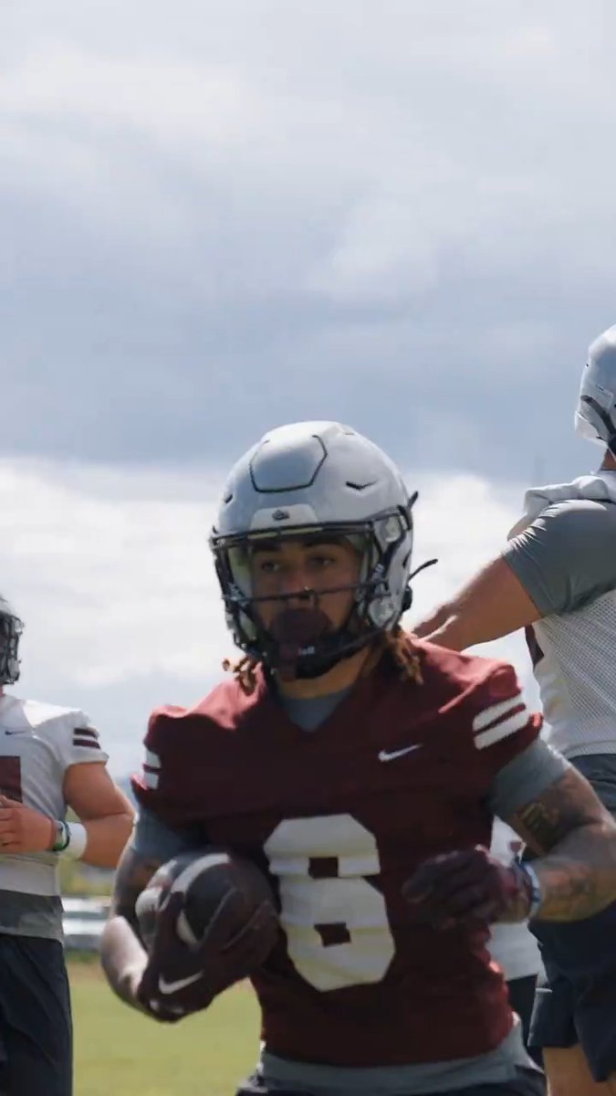 "𝐓𝐡𝐢𝐬 𝐢𝐬 𝐰𝐡𝐞𝐫𝐞 𝐭𝐡𝐞𝐲 𝐦𝐚𝐤𝐞 𝐭𝐨𝐮𝐠𝐡 𝐠𝐮𝐲𝐬" Fall camp is officially underway 💪 #GoGriz