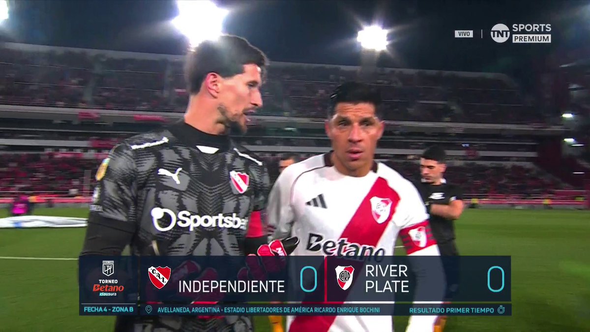 La discusión debería ser si la falta fué afuera o adentro del área Los árbitros no se meten con River, no se meten con Brito (Banco Macro), no se meten con la corpo mediático política Hoy fué Arasa, antes fué N. Ramirez, Falcón Pérez, Rey Hilfer, y así...