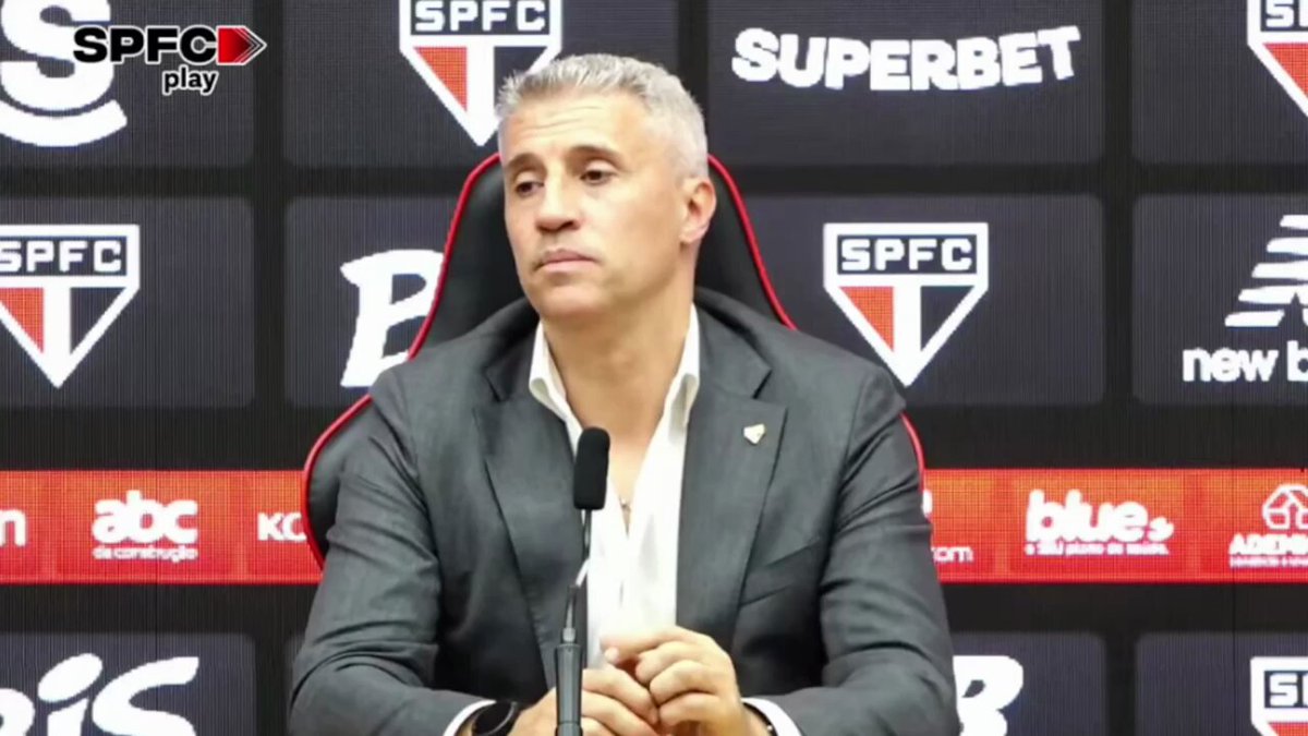 “Eu sou como um piloto de Fórmula 1, me dão o carro eu tento dirigir o mais rápido possível, esse é o meu trabalho, mas eu não preparo o carro, quem prepara o carro é a diretoria, alguns conselhos/dicas a gente pode dar..”