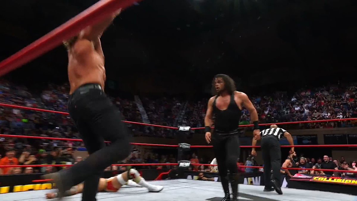 .BiG BiLL just cost Juice Robinson the match! Watch #AEWCollision LIVE on TNT & HBO Max