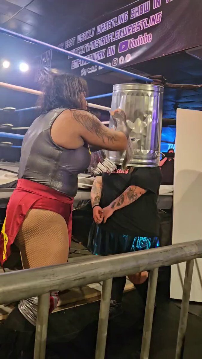 POV: You at a Metroplex Wrestling show &amp; Rizz Khalifa💋 snatches your phone #MPXWHORUNSTHEWORLD