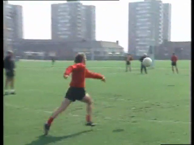 On this day in 1977, Liverpool signed Kenny Dalglish from Celtic 🤝🏴󠁧󠁢󠁳󠁣󠁴󠁿 League Championship 🏆🏆🏆🏆🏆🏆 League Cup 🏆🏆🏆🏆 European Cup🏆🏆🏆 Super Cup 🏆 FA Cup 🏆 Player of the Year 🏅🏅 515 appearances 🏟️ 172 goals ⚽ 172 assists 🎯 The King 👑