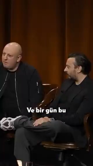 Ali Atay, Mecnun karakterini genlerinde bi yerlerde taşıyor bence ya 😁