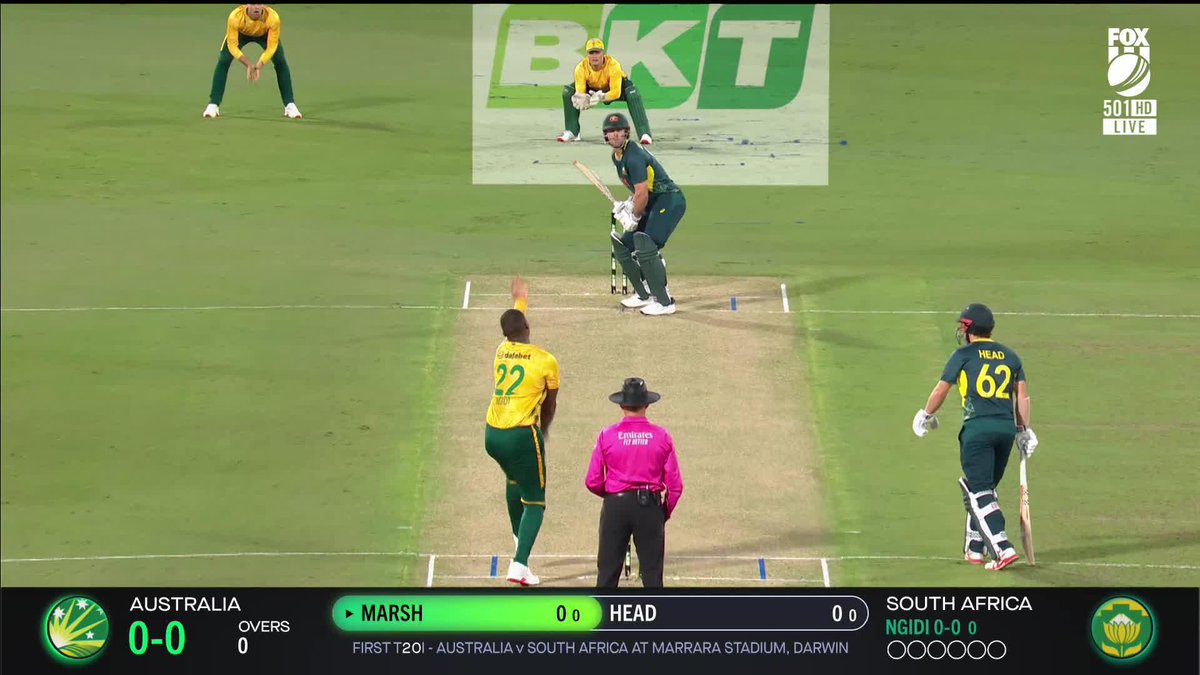 "Welcome to cricket in the top end!" Mitch Marsh SMASHES a six off the first ball to kick off Australia's home cricket season 💥 📺 Watch #AUSvSA on Ch.501 or stream on Kayo: ✍️ BLOG 🔢 MATCH CENTRE