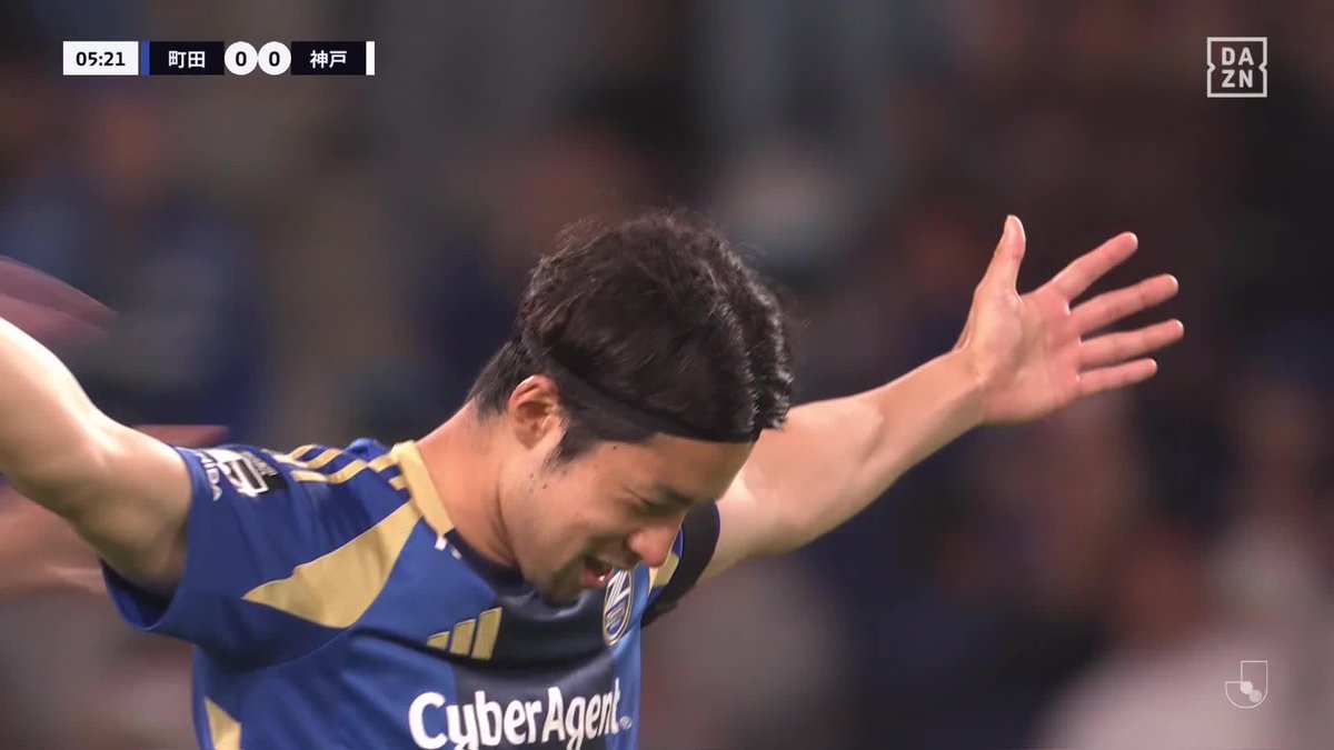 ⚽衝撃のスーパーゴール🚀 #中山雄太 が胸トラップから豪快にロングシュートを叩き込む! #FC町田ゼルビア、首位 #ヴィッセル神戸 相手にスーパーゴールで先制に成功。 🎥:DAZN Japan