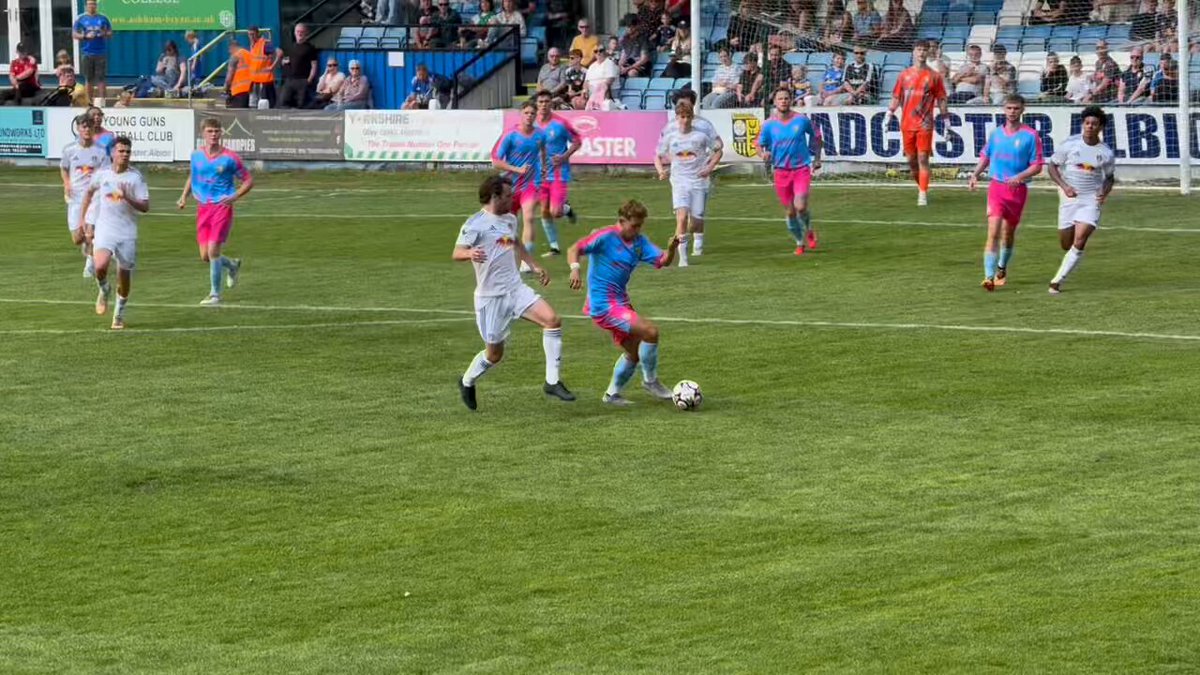 Jonny Howson rolling back the years for #LUFC v Tadcaster Albion - 9/8/25