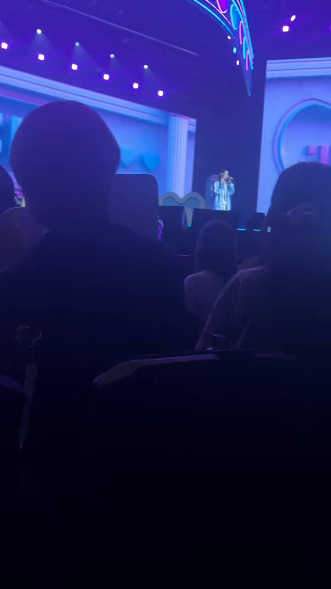 한국에서 윤하님 혜성하고 일본에서 너는락 했으면 좋았을 걸.. ㅎㅎ