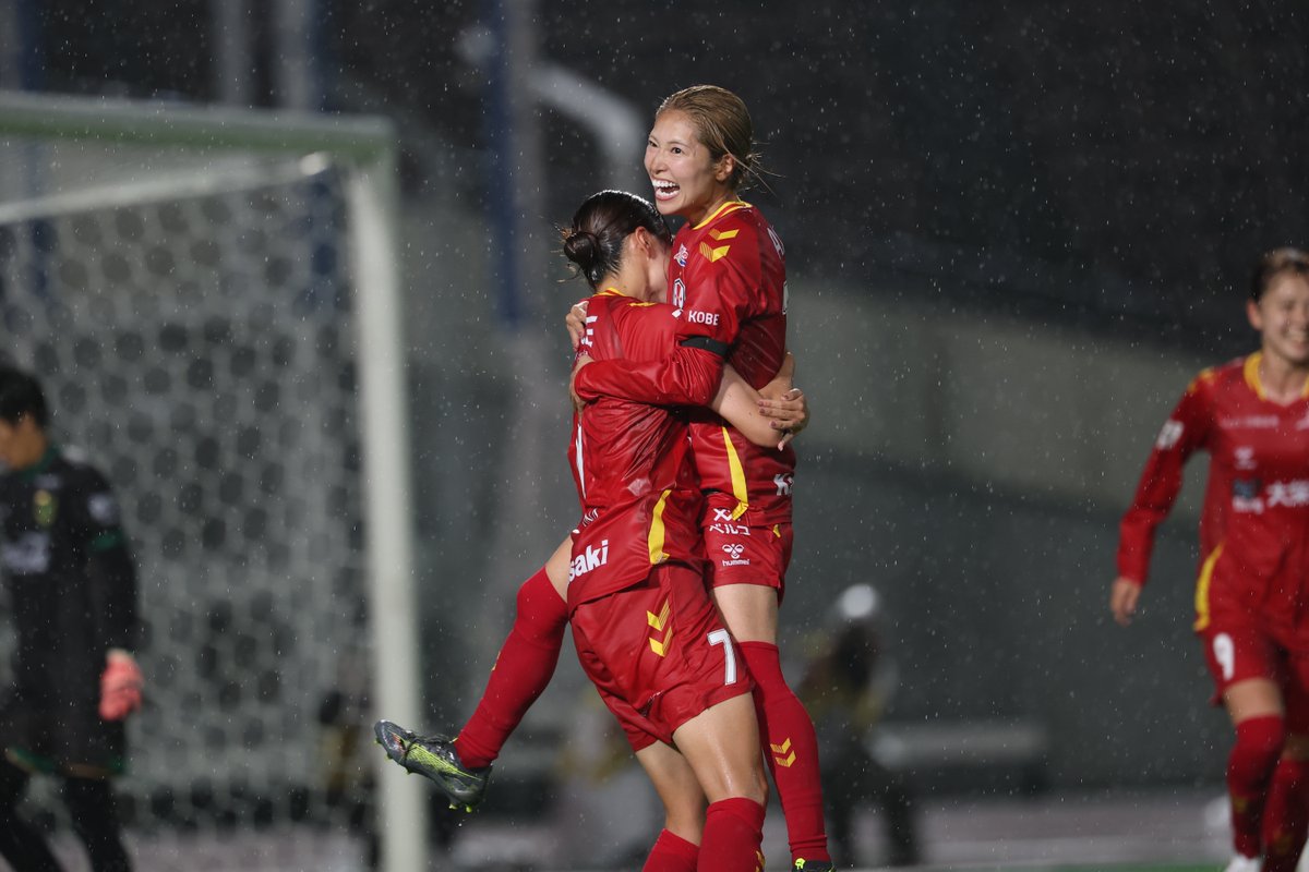 これぞゴールへパス✨️ #成宮唯 が冷静にゴールへ流し込み先制!🔴 🏆 #SOMPOWEリーグ 第1節 ⚽️ 成宮唯 (#INAC神戸レオネッサ) #WEみようぜ #WEリーグ #女子サッカー