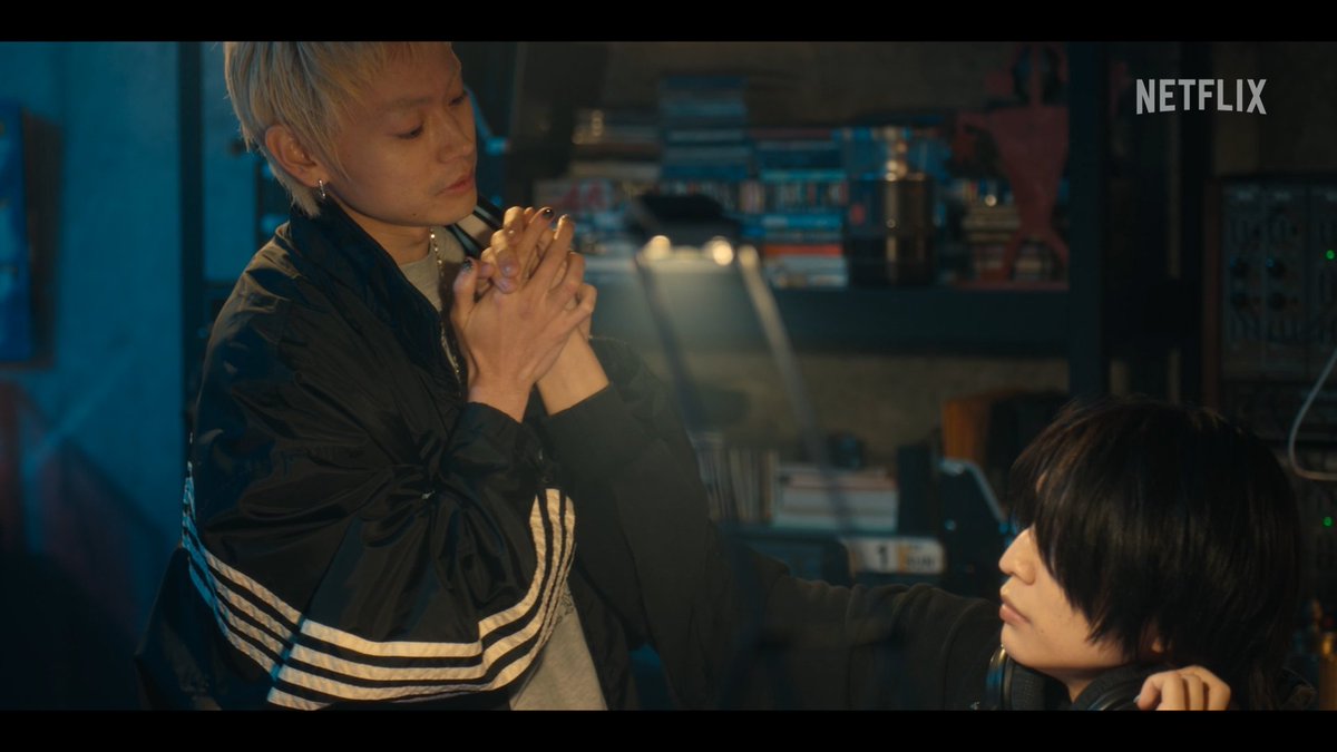 Netflixシリーズ『#グラスハート』 🎥真崎桐哉（菅田将暉）&amp; 有栖川真広（レイニ） 🎤「俺の何が欲しいか言いな」 🎧「今のあなたに満足なんてできていない」 望む景色のために誓いあった、 導く旋律と重なる共鳴のカリスマなふたり。