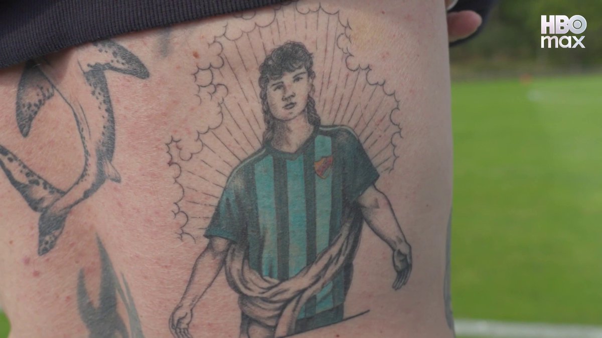 "Fan, det skulle kunna bli en jävligt bra tatuering" 🎨 Djurgårdssupportern Nico Truedsson berättar om sin Priske-tatuering. 📲 Se AIK - Djurgårdens IF idag 13.30 på HBO Max.