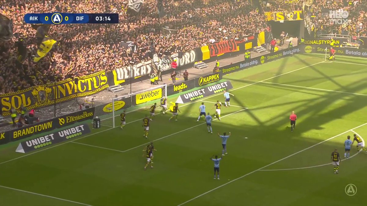 Kristoffer Nordfeldt stoppar Djurgården från ledning två gånger om! 😮 📲 Se matchen på HBO Max