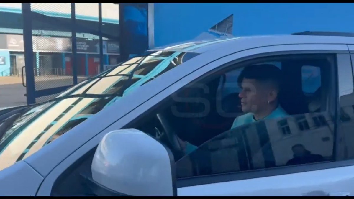 MARCOS ROJO LLEGÓ AL ENTRENAMIENTO DE #RACING 🏟