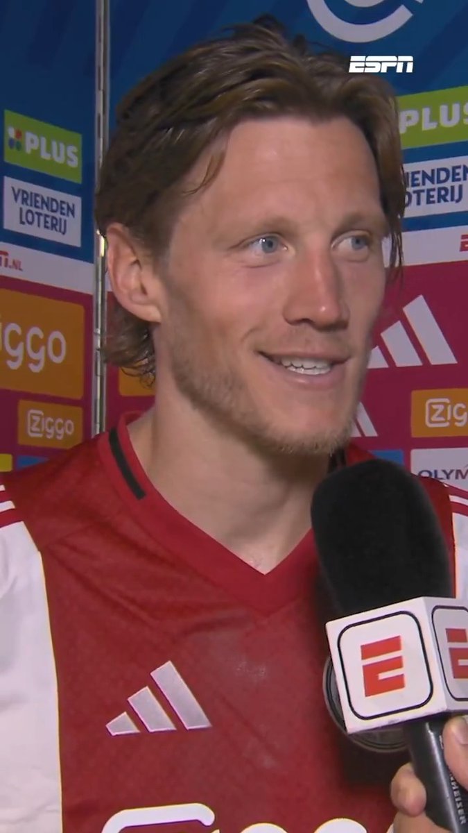 Wout Weghorst is blij dat het seizoen weer begonnen is 😁 "Dan sta je op vanochtend en dan ben je een beetje zenuwachtig en heb je kriebels."