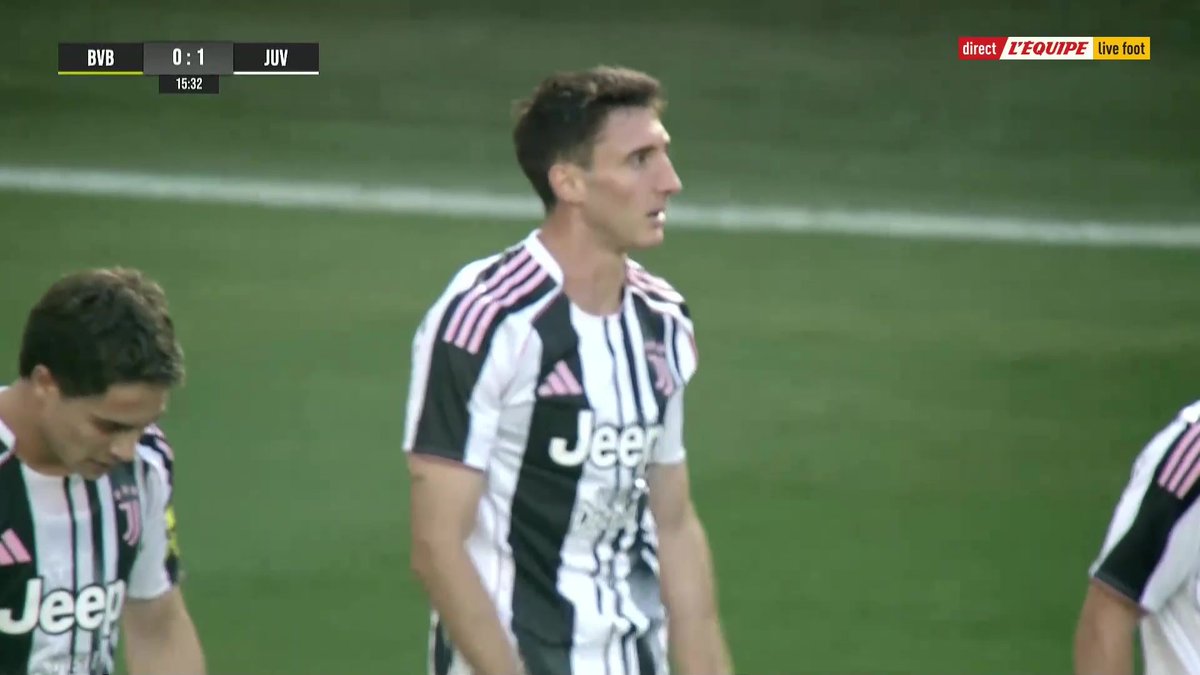 Parfaitement servi par Pierre Kalulu, Andrea Cambiaso ouvre le score pour la Juventus face au Borussia Dortmund ! Suivez le match en direct sur L'Équipe live foot : #lequipeFOOT