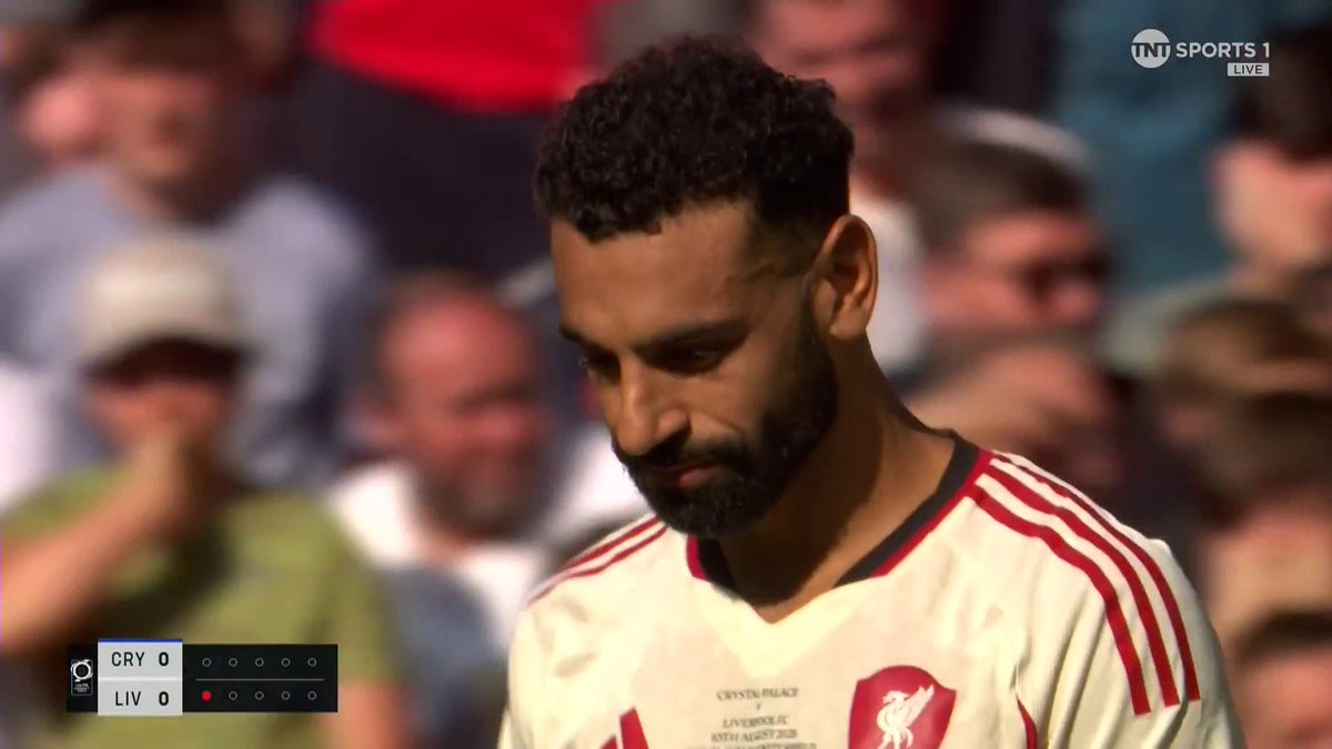 Mo Salah misses Liverpool’s opening penalty in the shootout 😳 📺 TNT Sports & discovery+ UK
