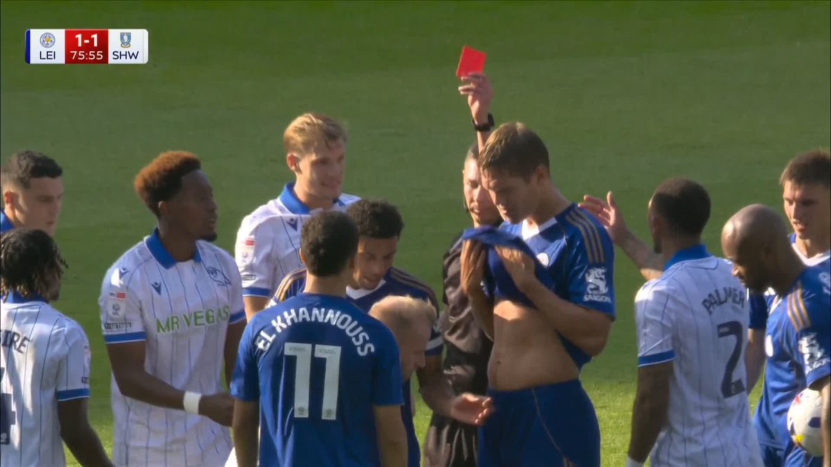 Barry Bannan sees red after a late challenge! 🟥