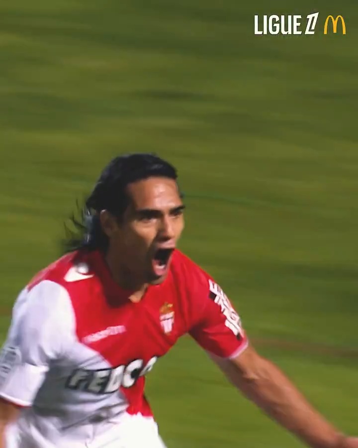 EL PRIMERO DEL TIGRE. 🐯⚽ 🔙 Un día como hoy pero de 2013, Radamel Falcao debutaba en el AS Monaco Español y convertía este gol.