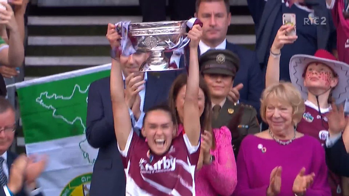 Galway captain and match winner Carrie Dolan lifts the O'Duffy Cup aloft Watch on @rte2 and @rteplayer #SundayGame