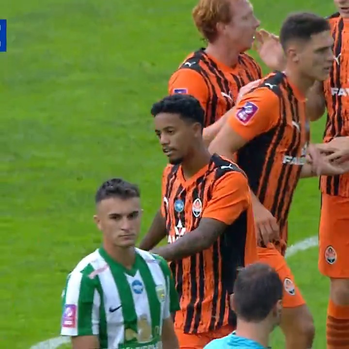 🚨Arda Turan'ın teknik direktörlüğünü yaptığı Shakhtar Donetsk, Ukrayna Premier Ligi'nde Karpaty Lviv ile 3-3 berabere kaldı.