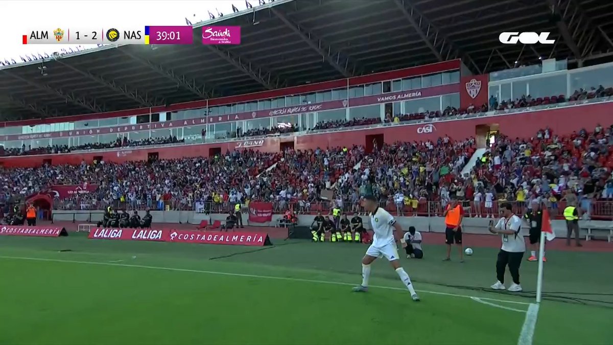 😱7⃣ ¡Cristiano puso el 1-2 de penalti y el estadio del Almería lo celebró como si fuera el 2-1 para los locales!